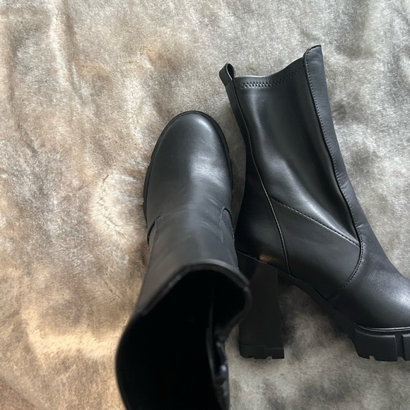 Aldo Ankle Boots - Picture 2 of 3